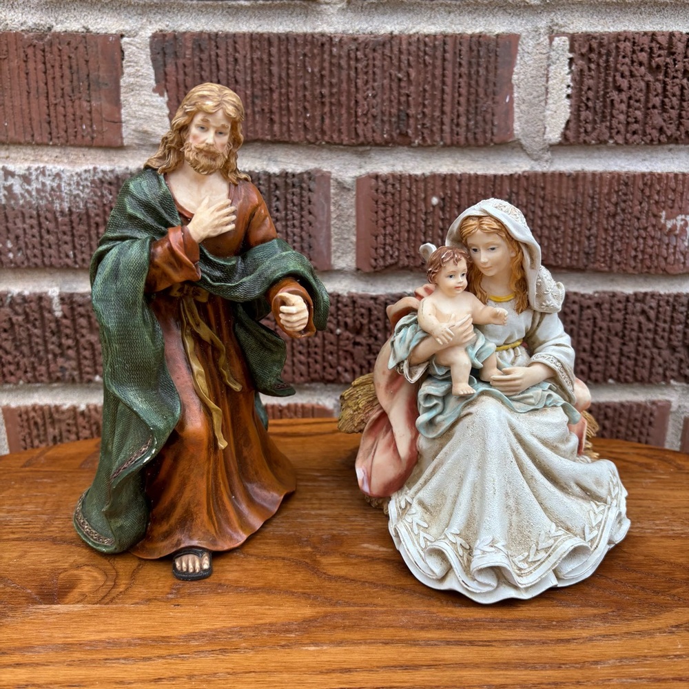 Department 56 Nativity figurines Mary with Baby Jesus and Joseph Set of 2